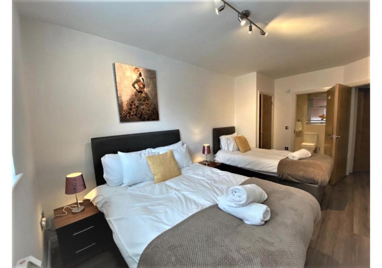 24-7 Secured City Centre Apartments With Free Underground Parking And Wifi 伯明翰 外观 照片
