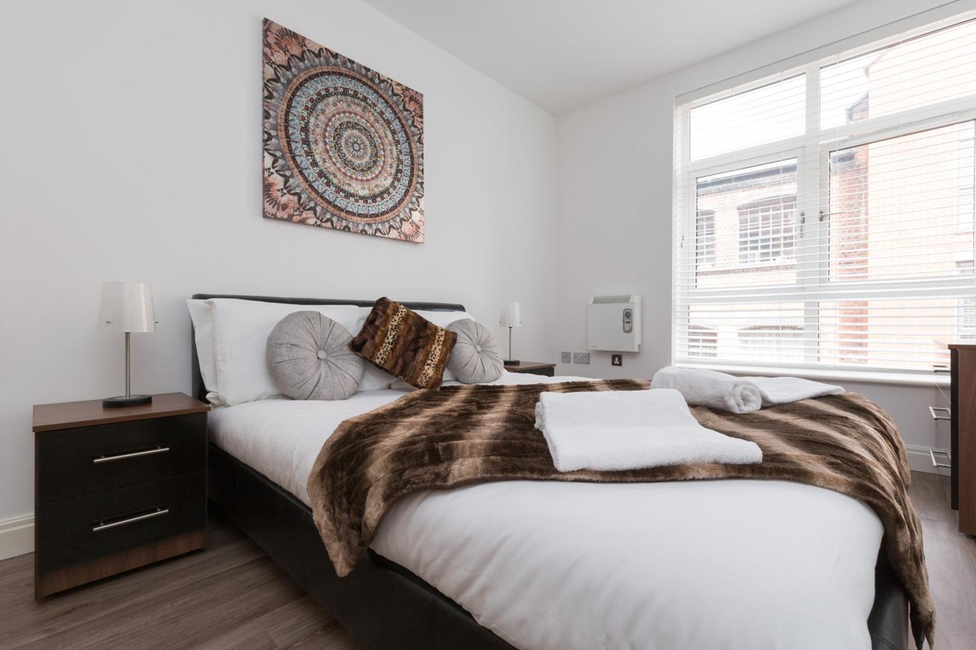 24-7 Secured City Centre Apartments With Free Underground Parking And Wifi 伯明翰 外观 照片