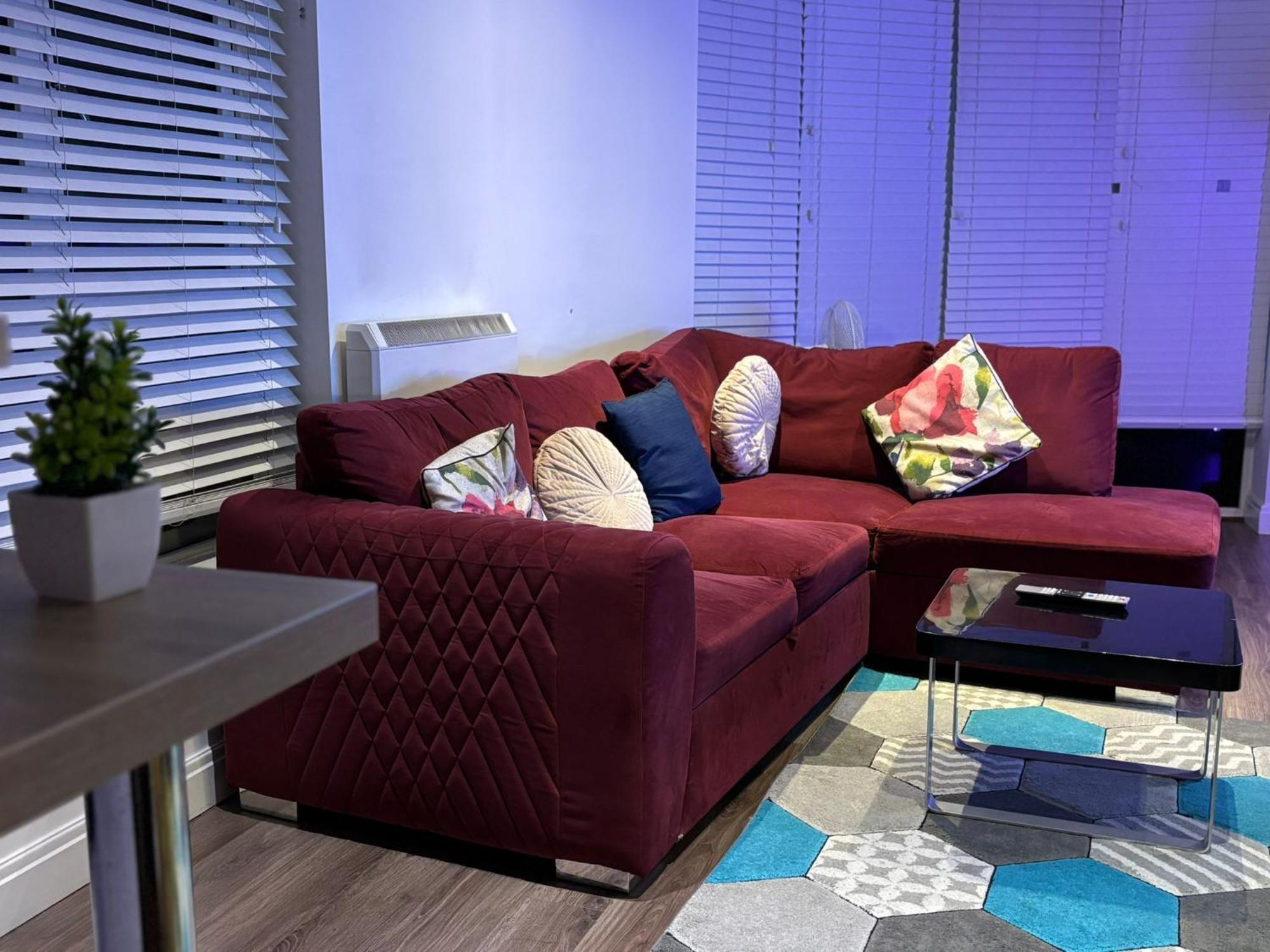 24-7 Secured City Centre Apartments With Free Underground Parking And Wifi 伯明翰 外观 照片