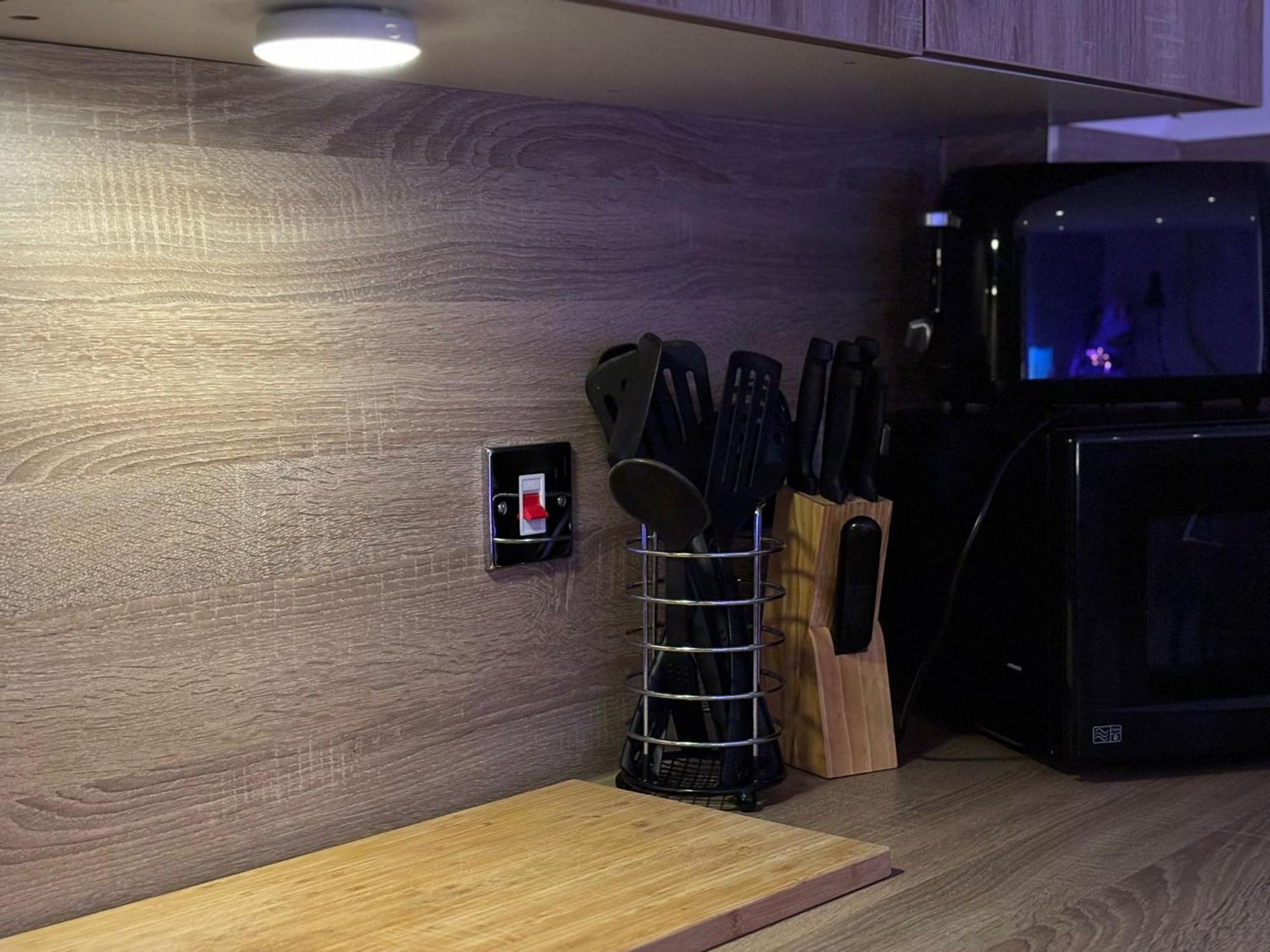 24-7 Secured City Centre Apartments With Free Underground Parking And Wifi 伯明翰 外观 照片