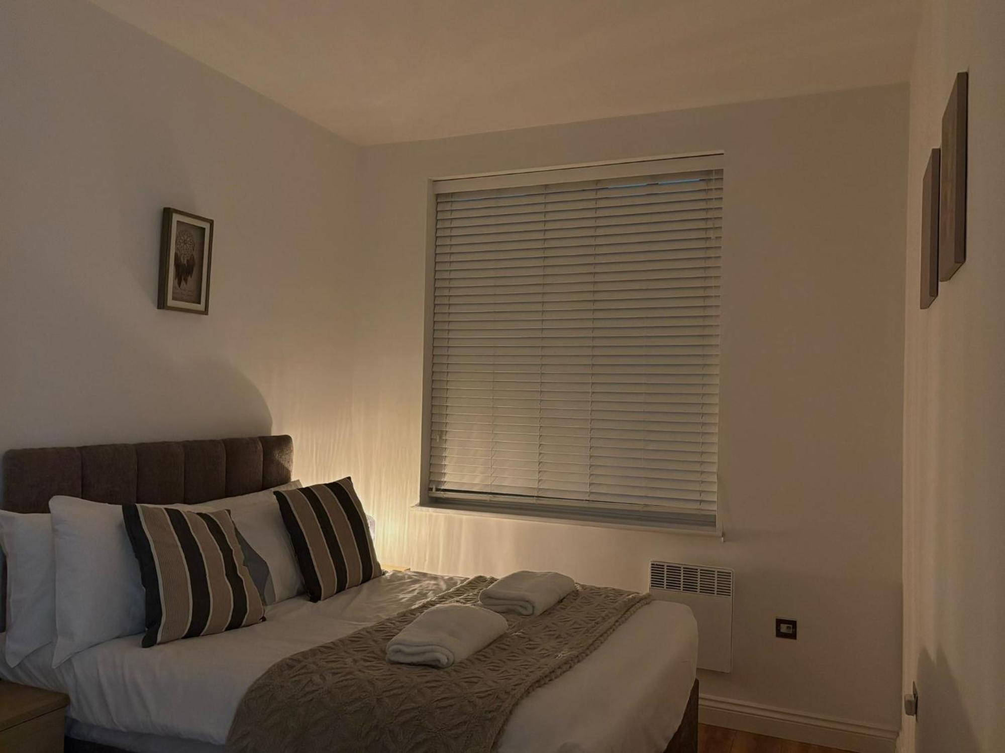 24-7 Secured City Centre Apartments With Free Underground Parking And Wifi 伯明翰 外观 照片