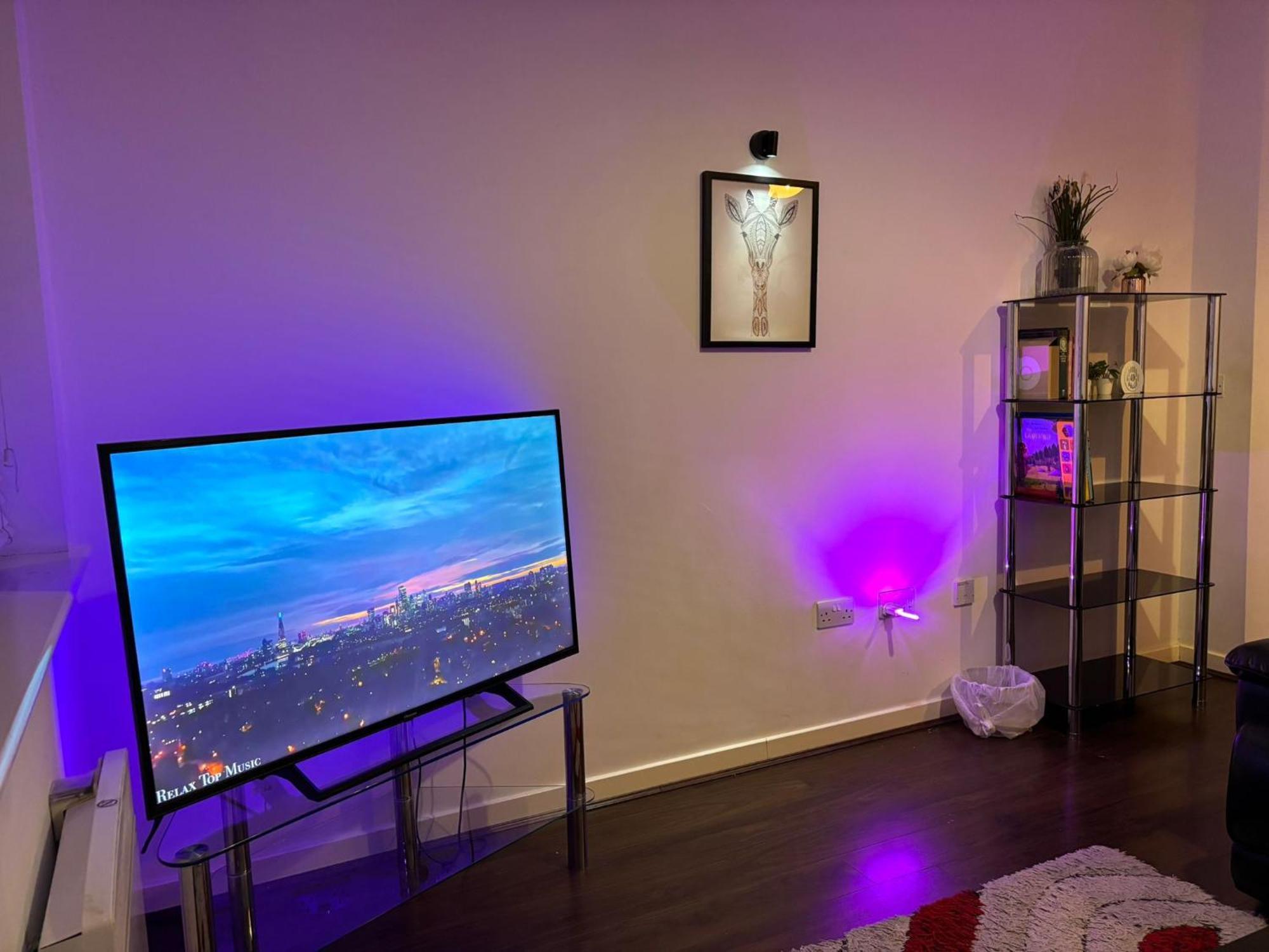 24-7 Secured City Centre Apartments With Free Underground Parking And Wifi 伯明翰 外观 照片