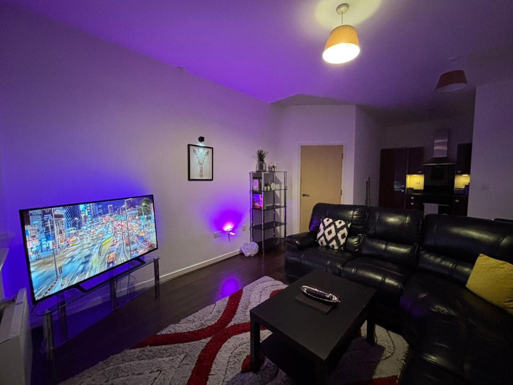 24-7 Secured City Centre Apartments With Free Underground Parking And Wifi 伯明翰 外观 照片