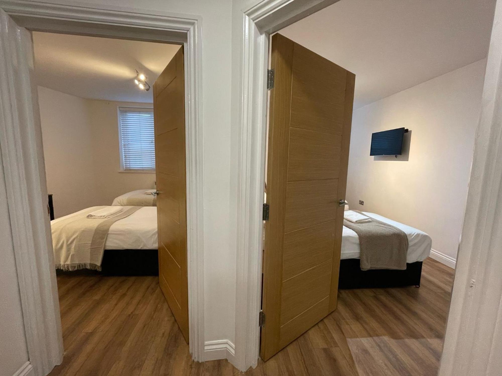 24-7 Secured City Centre Apartments With Free Underground Parking And Wifi 伯明翰 外观 照片