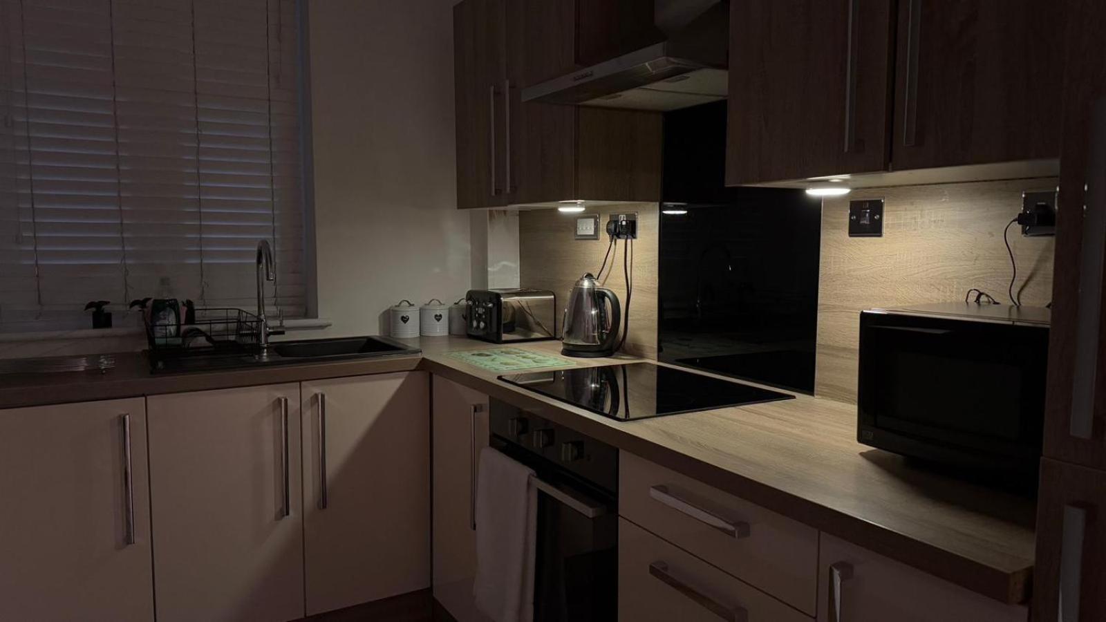 24-7 Secured City Centre Apartments With Free Underground Parking And Wifi 伯明翰 外观 照片