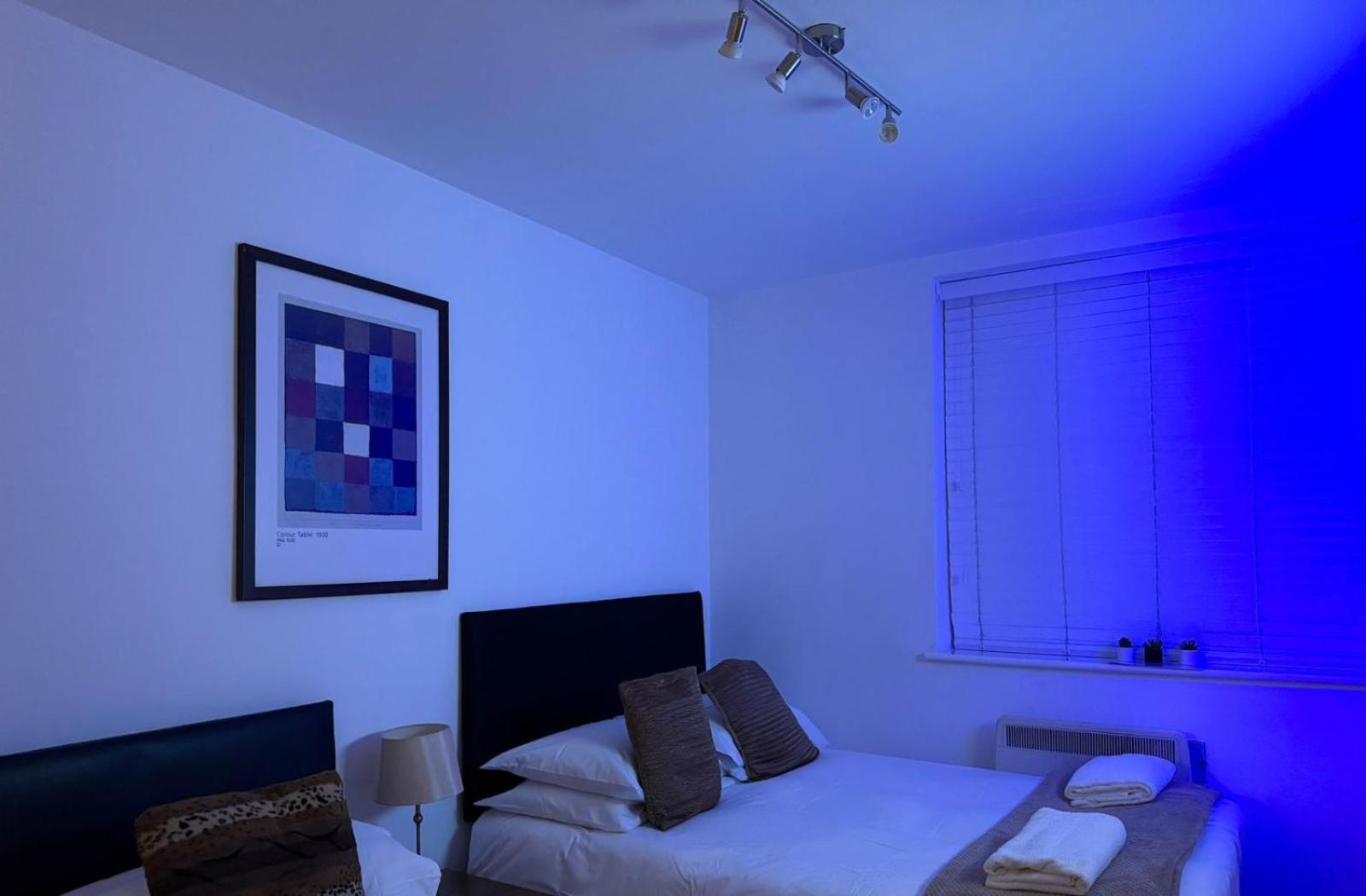 24-7 Secured City Centre Apartments With Free Underground Parking And Wifi 伯明翰 外观 照片