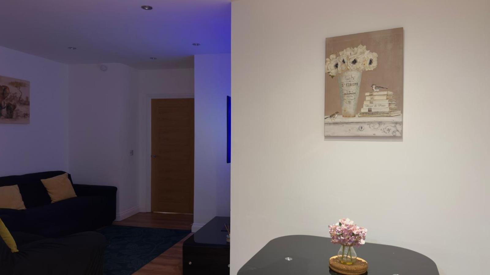24-7 Secured City Centre Apartments With Free Underground Parking And Wifi 伯明翰 外观 照片