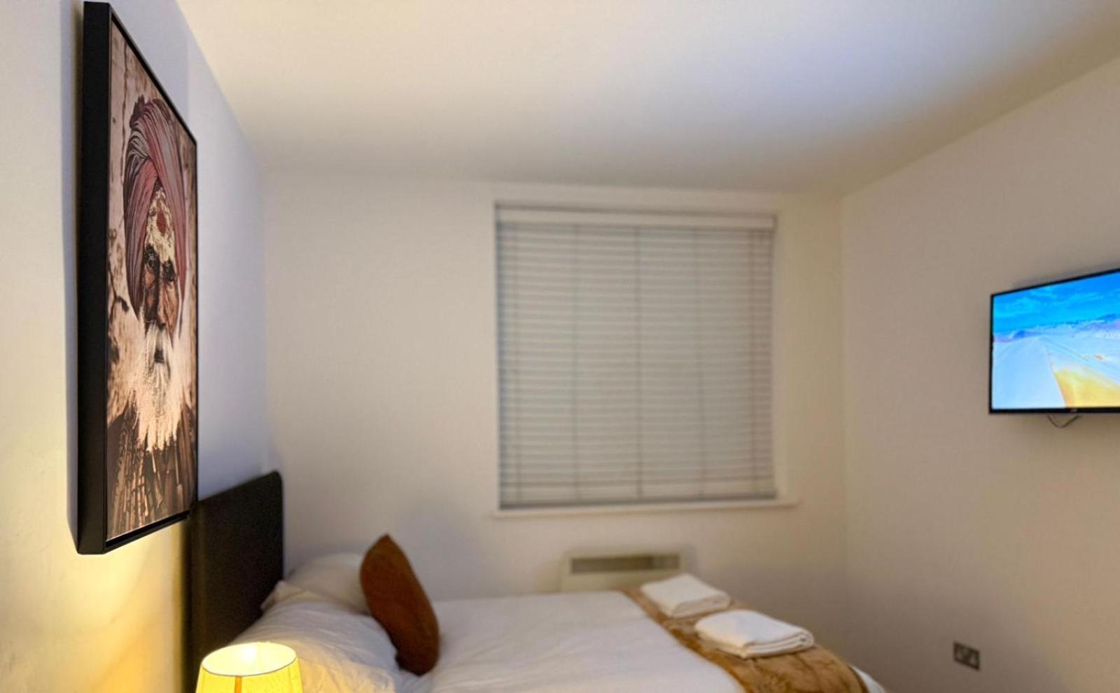 24-7 Secured City Centre Apartments With Free Underground Parking And Wifi 伯明翰 外观 照片